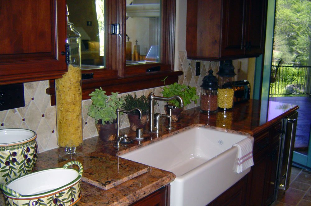 Granite Kitchen with Apron Sink