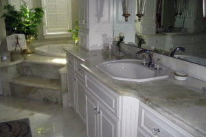 Onyx Vanity, Tub, & Step
